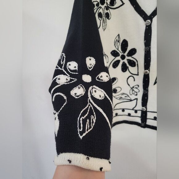 Storybook Knits Black And White V-neck Cardigan Sweater Size M - Picture 6 of 9